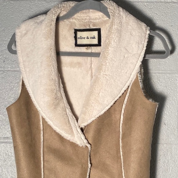 Olive&Oak Tan Sherpa Vest Size Small - Picture 4 of 10